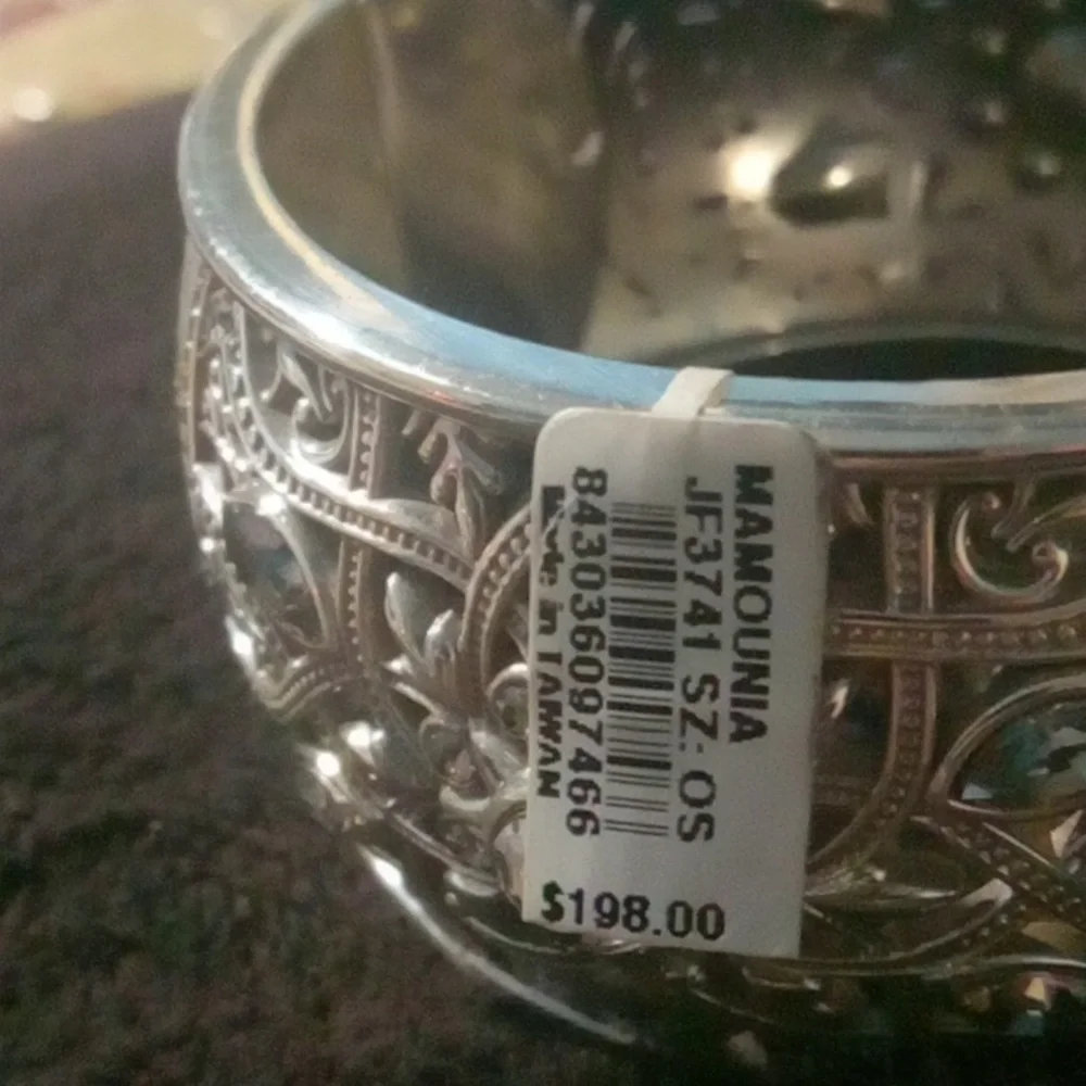 Bangle - Picture 2 of 4